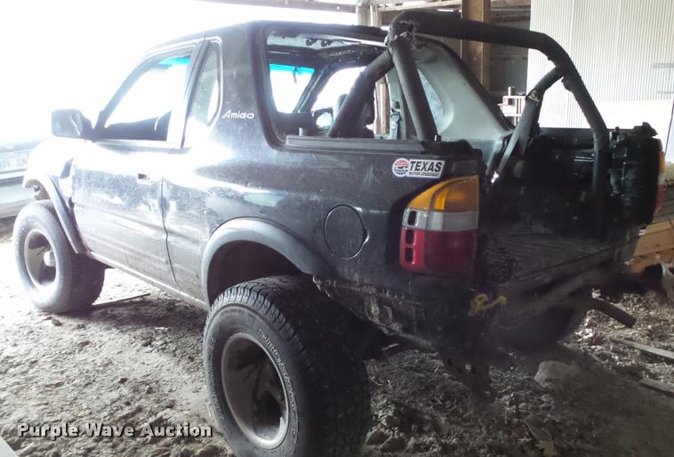 image for item K7999 1999 Isuzu Amigo SUV