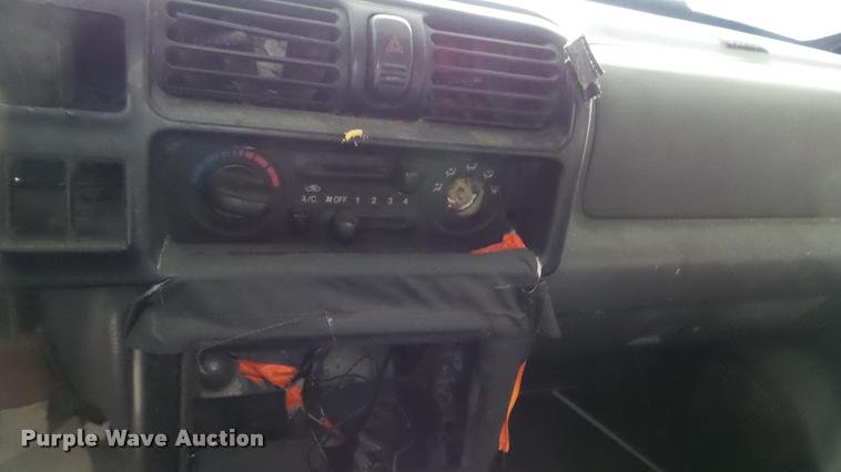 image for item K7999 1999 Isuzu Amigo SUV