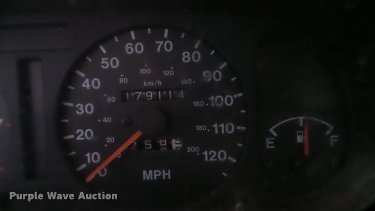 image for item K7999 1999 Isuzu Amigo SUV