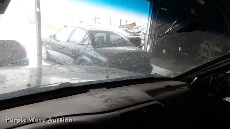 image for item K7999 1999 Isuzu Amigo SUV