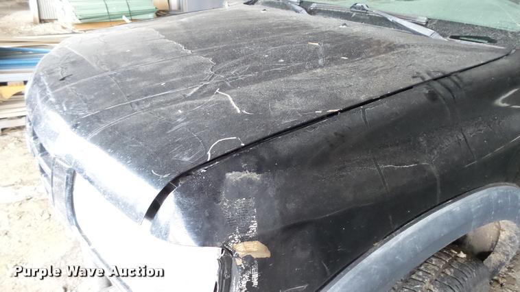 image for item K7999 1999 Isuzu Amigo SUV