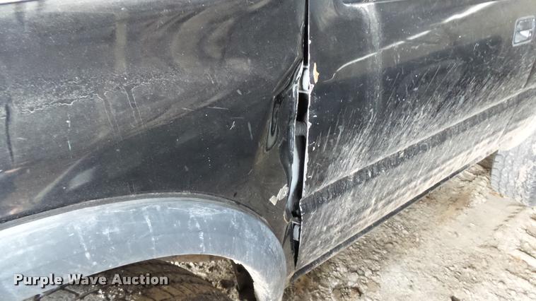 image for item K7999 1999 Isuzu Amigo SUV