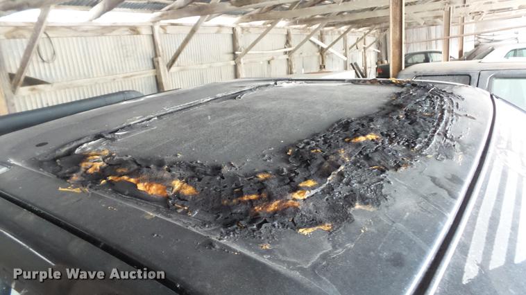 image for item K7999 1999 Isuzu Amigo SUV