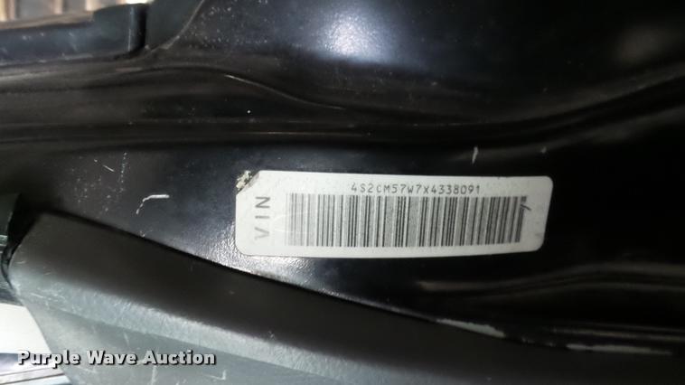 image for item K7999 1999 Isuzu Amigo SUV