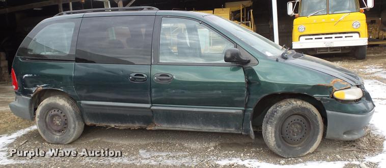 image for item K8000 1999 Dodge Caravan van