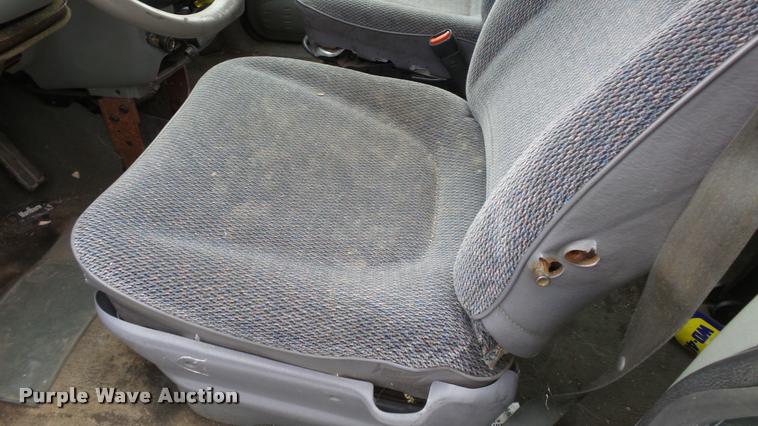 image for item K8000 1999 Dodge Caravan van