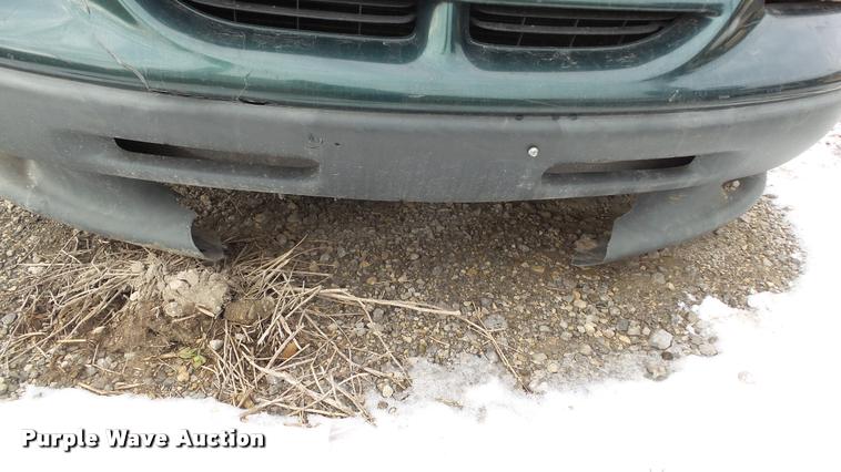 image for item K8000 1999 Dodge Caravan van