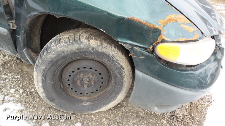 image for item K8000 1999 Dodge Caravan van