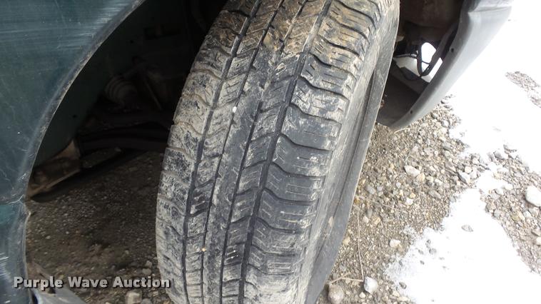 image for item K8000 1999 Dodge Caravan van