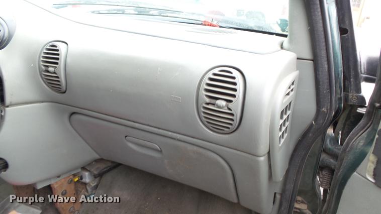 image for item K8000 1999 Dodge Caravan van