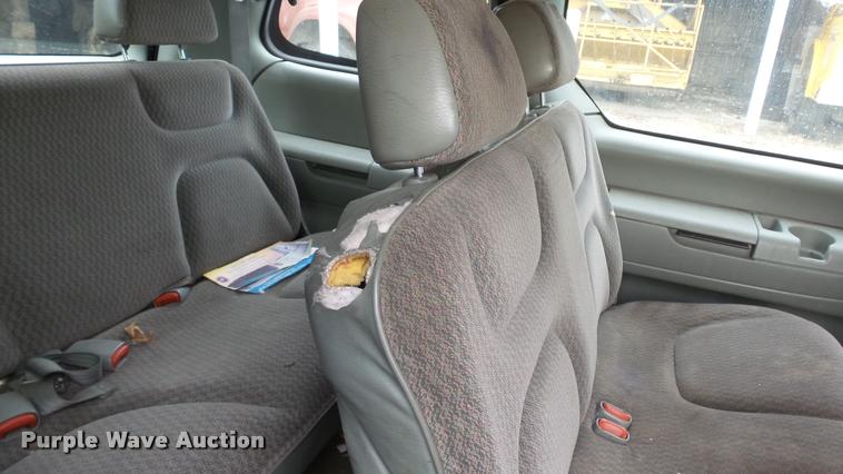 image for item K8000 1999 Dodge Caravan van