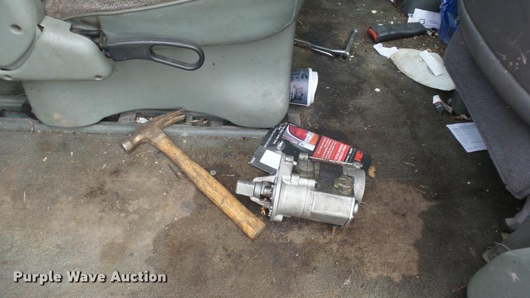 image for item K8000 1999 Dodge Caravan van