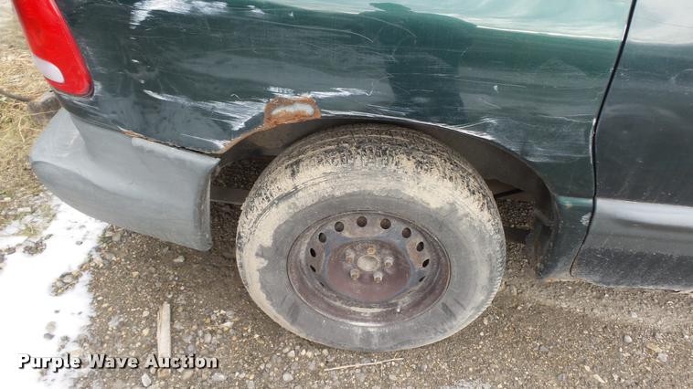 image for item K8000 1999 Dodge Caravan van