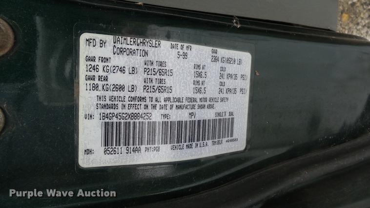 image for item K8000 1999 Dodge Caravan van