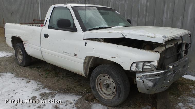 image for item K8001 1998 Dodge Ram 1500 pickup truck