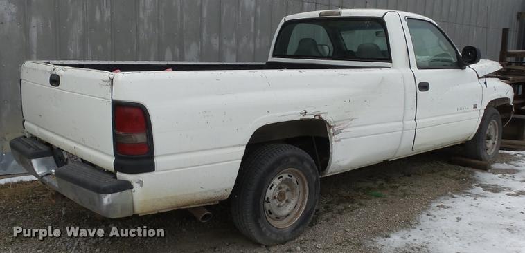 image for item K8001 1998 Dodge Ram 1500 pickup truck
