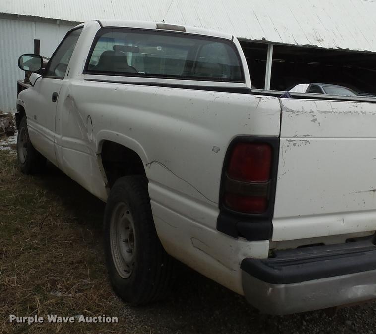 image for item K8001 1998 Dodge Ram 1500 pickup truck