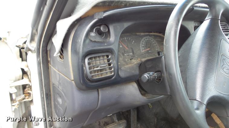 image for item K8001 1998 Dodge Ram 1500 pickup truck
