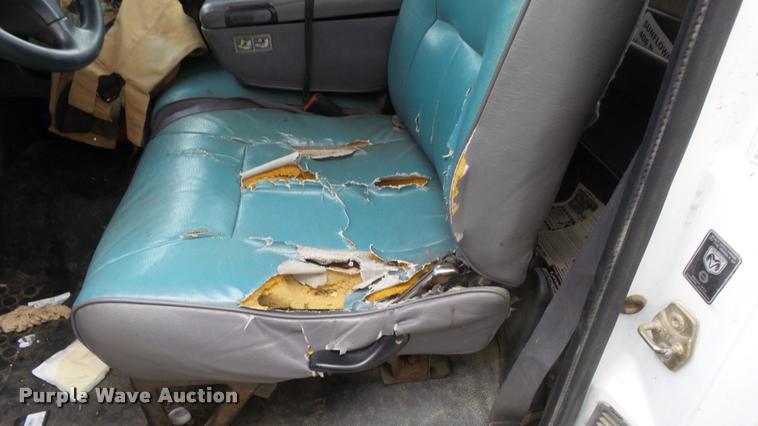 image for item K8001 1998 Dodge Ram 1500 pickup truck