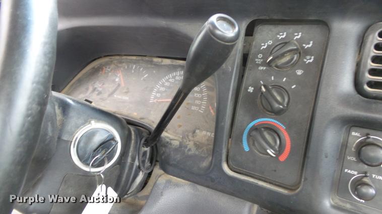 image for item K8001 1998 Dodge Ram 1500 pickup truck