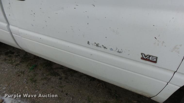 image for item K8001 1998 Dodge Ram 1500 pickup truck