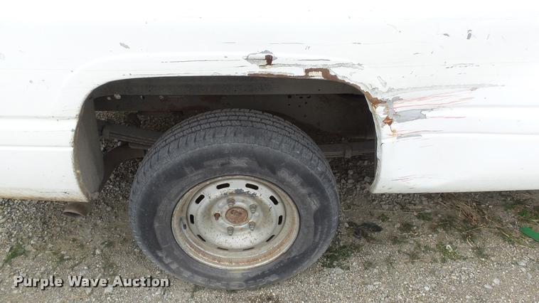 image for item K8001 1998 Dodge Ram 1500 pickup truck