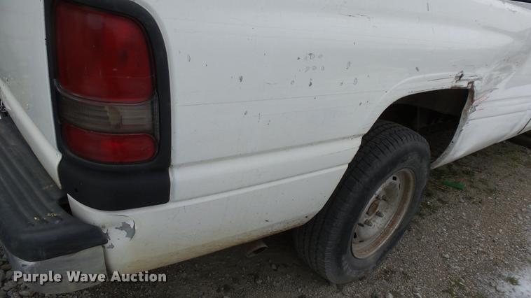 image for item K8001 1998 Dodge Ram 1500 pickup truck