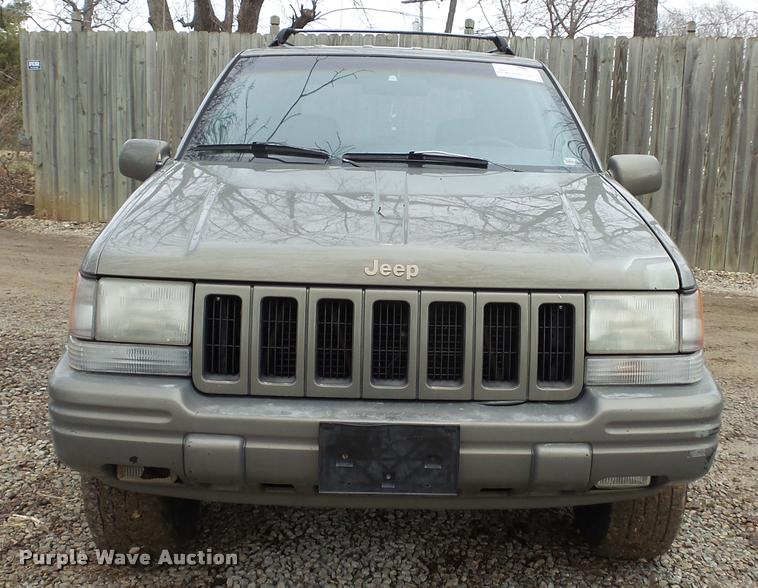 image for item K8003 1997 Jeep Grand Cherokee Limited SUV