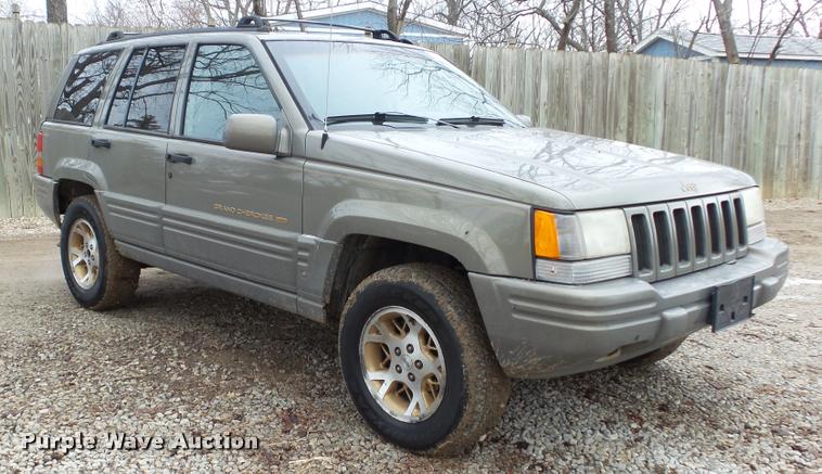 image for item K8003 1997 Jeep Grand Cherokee Limited SUV