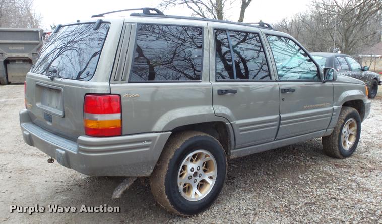 image for item K8003 1997 Jeep Grand Cherokee Limited SUV