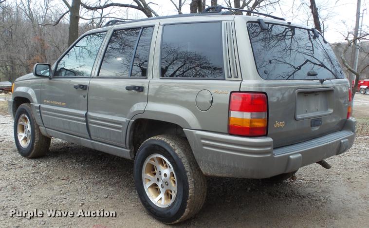 image for item K8003 1997 Jeep Grand Cherokee Limited SUV