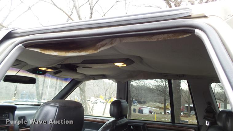 image for item K8003 1997 Jeep Grand Cherokee Limited SUV