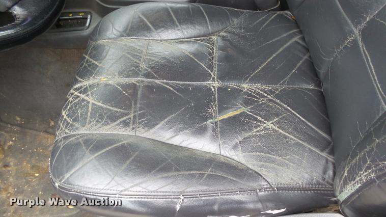 image for item K8003 1997 Jeep Grand Cherokee Limited SUV