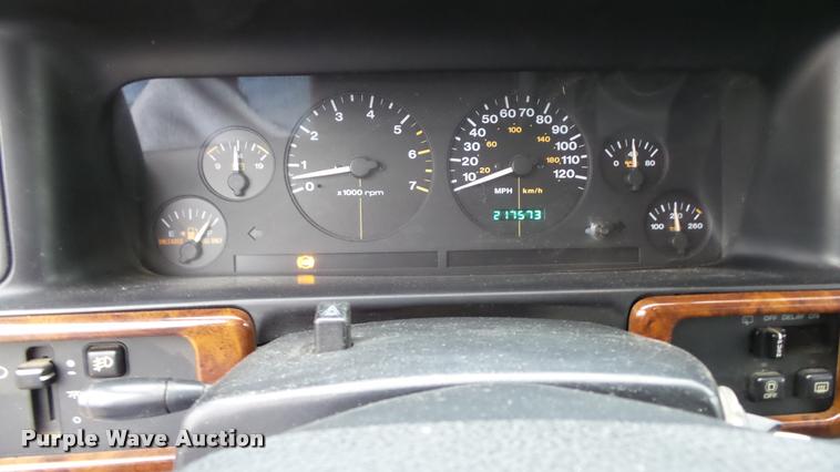 image for item K8003 1997 Jeep Grand Cherokee Limited SUV