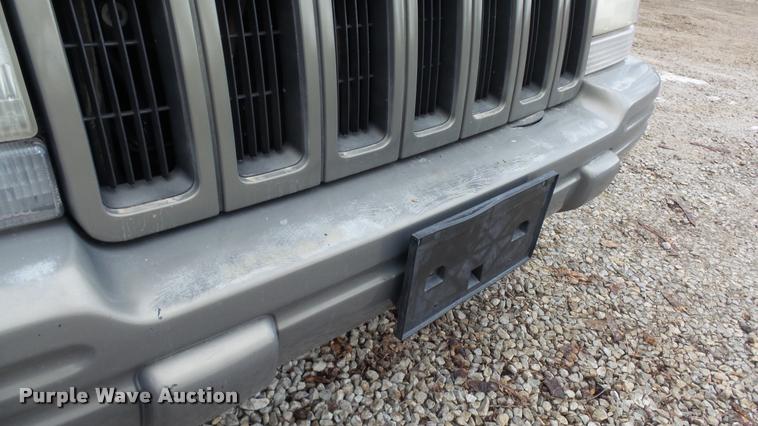 image for item K8003 1997 Jeep Grand Cherokee Limited SUV