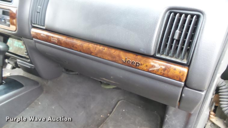 image for item K8003 1997 Jeep Grand Cherokee Limited SUV