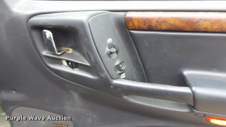 image for item K8003 1997 Jeep Grand Cherokee Limited SUV
