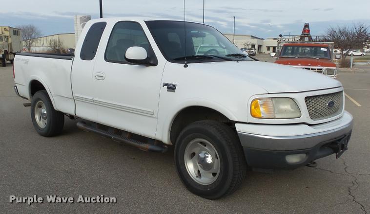 image for item K8025 2001 Ford F150 XLT SuperCab pickup truck