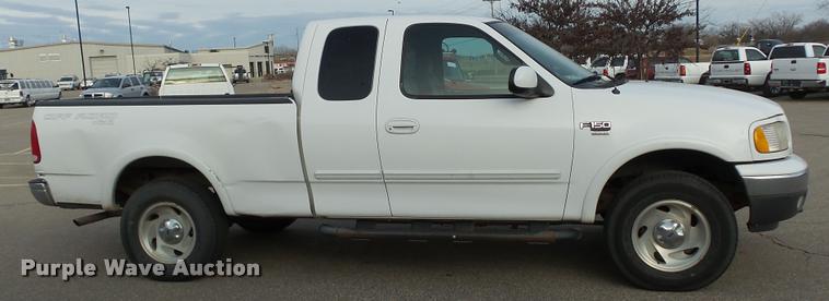 image for item K8025 2001 Ford F150 XLT SuperCab pickup truck