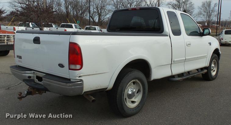 image for item K8025 2001 Ford F150 XLT SuperCab pickup truck