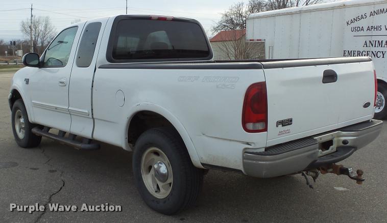 image for item K8025 2001 Ford F150 XLT SuperCab pickup truck