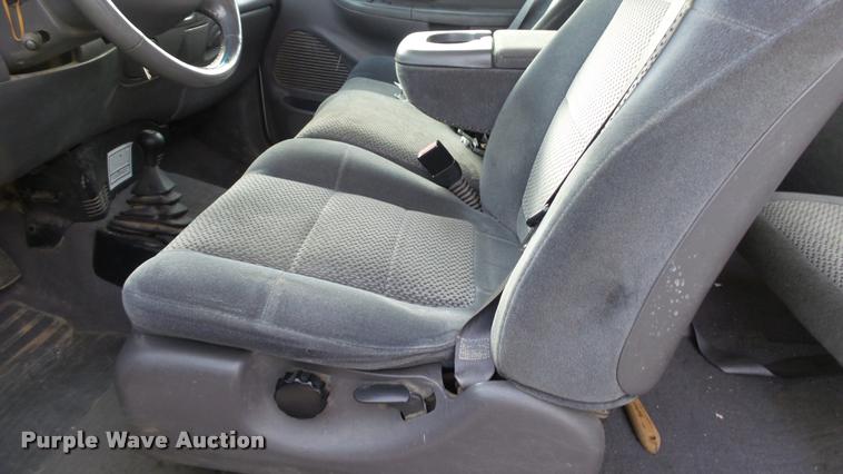 image for item K8025 2001 Ford F150 XLT SuperCab pickup truck