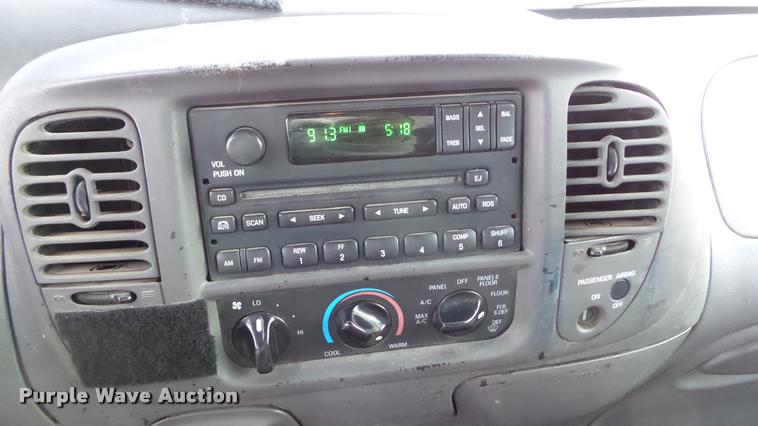 image for item K8025 2001 Ford F150 XLT SuperCab pickup truck