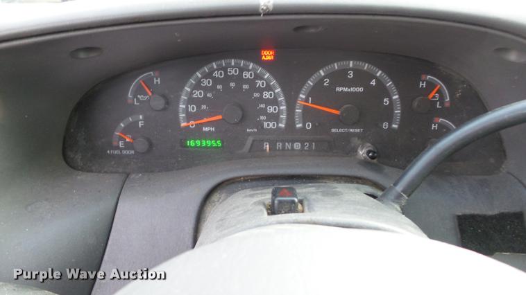 image for item K8025 2001 Ford F150 XLT SuperCab pickup truck