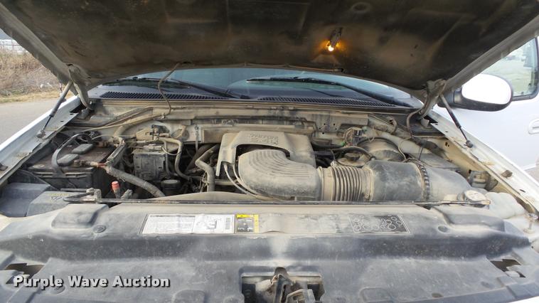 image for item K8025 2001 Ford F150 XLT SuperCab pickup truck