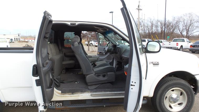 image for item K8025 2001 Ford F150 XLT SuperCab pickup truck