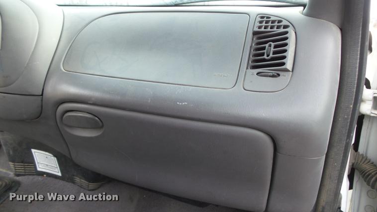 image for item K8025 2001 Ford F150 XLT SuperCab pickup truck