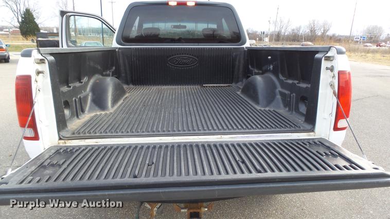 image for item K8025 2001 Ford F150 XLT SuperCab pickup truck