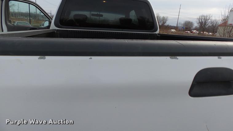 image for item K8025 2001 Ford F150 XLT SuperCab pickup truck