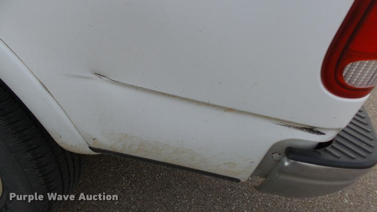 image for item K8025 2001 Ford F150 XLT SuperCab pickup truck